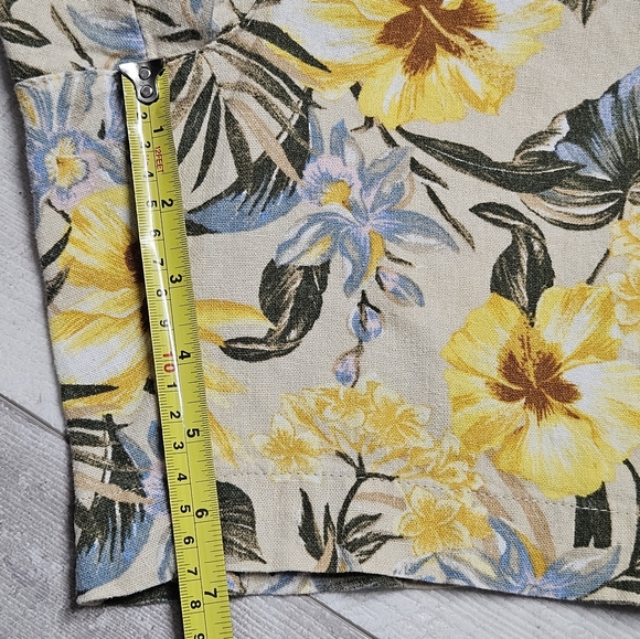 Old Navy Everyday Short Mid Rise 12 Botanical Yellow Linen Blend Tropical - Picture 5 of 12